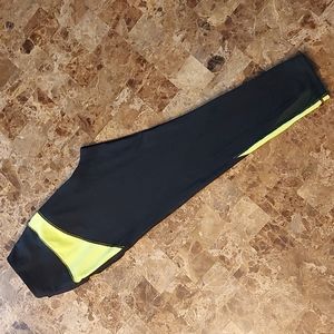 Torrid yellow & black capri leggings with side mesh, size 0, EUC
